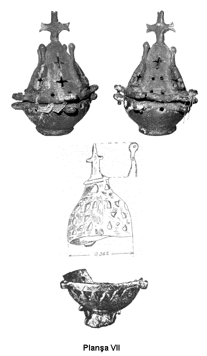 Planşa VII: 1. Cădelniţă din bronz de la Şeica Mare; 2. Fragment cădelniţă din bronz (capac) de la Coşna (Jud. Suceava); 3. Fragment cădelniţă din bronz (partea inferioară) de la Odorheiu Secuiesc.